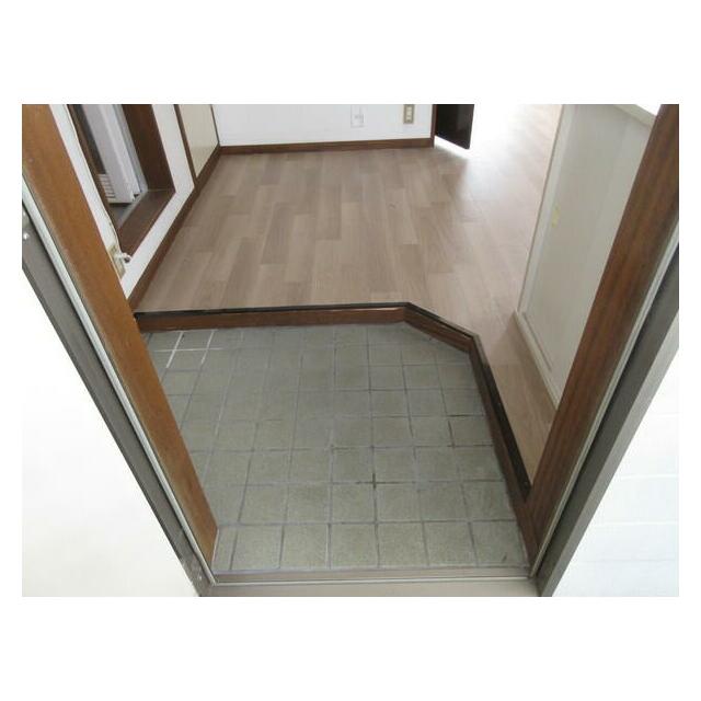 ハイツまとい 玄関