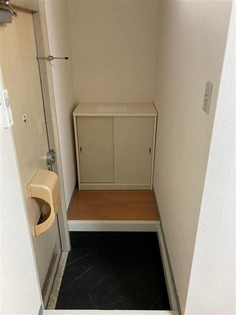 第一袖ヶ浜ハイツ 玄関