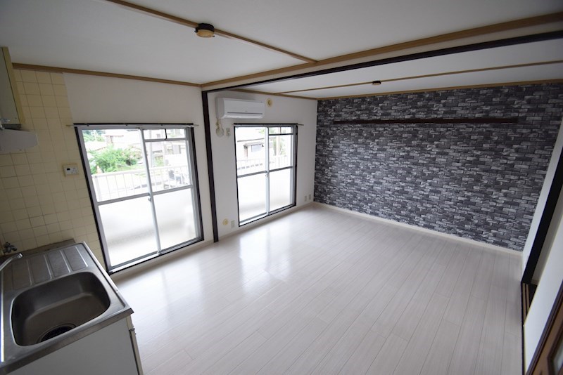 八幡台ヒルズ リビング