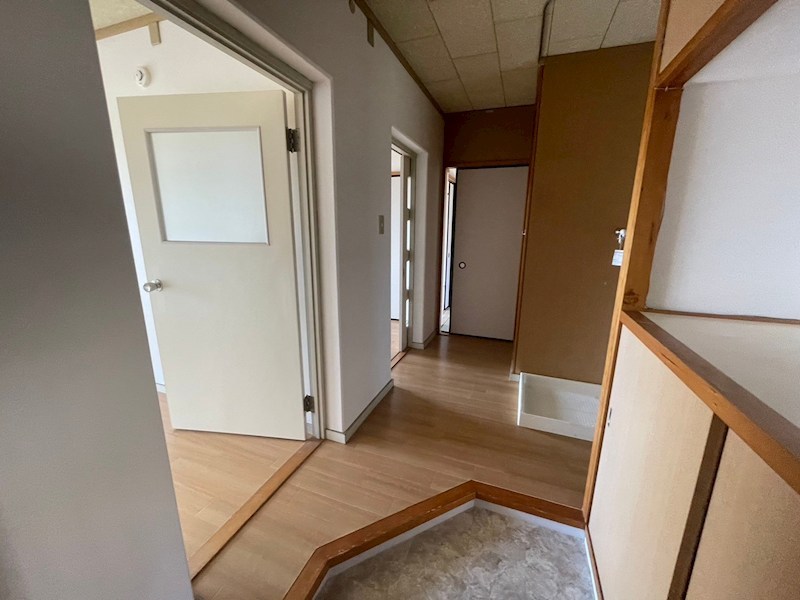 興津ハイツ 玄関