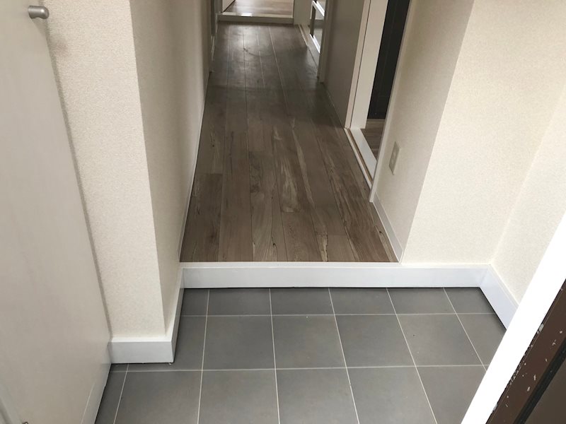 丸紀ビル 玄関
