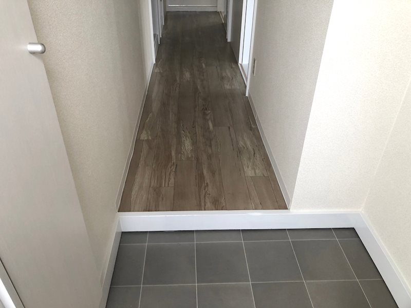 丸紀ビル 玄関