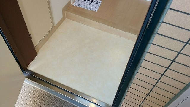 マツキビル 玄関