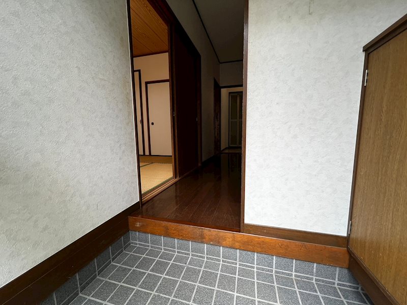 白岩ハイツ 玄関
