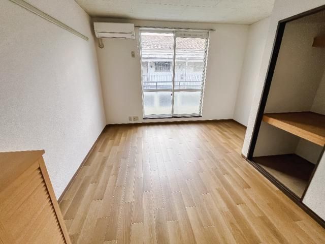 ジュネス・アオキ リビング