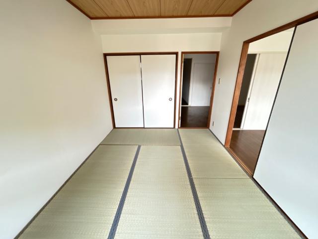 ロイヤルメゾン高森 ベッドルーム