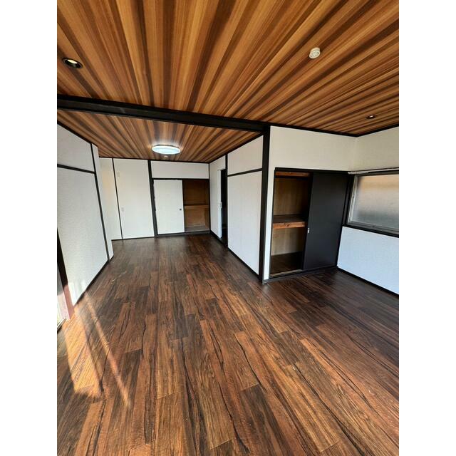 新橋町貸家 リビング