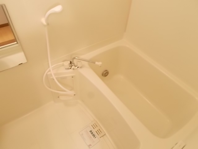 エス・テュエールＢ 風呂画像