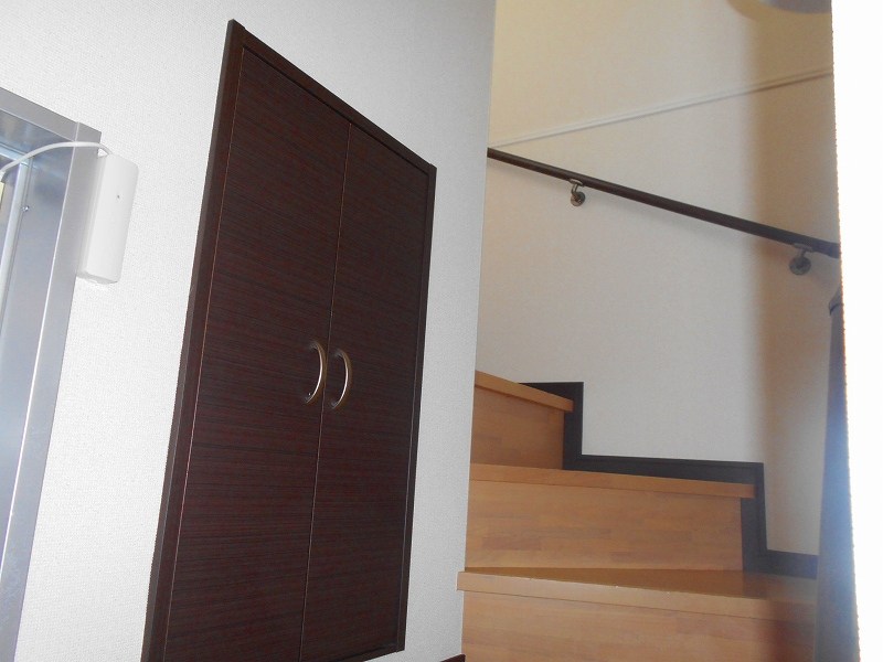 レオネクストユニベール 玄関