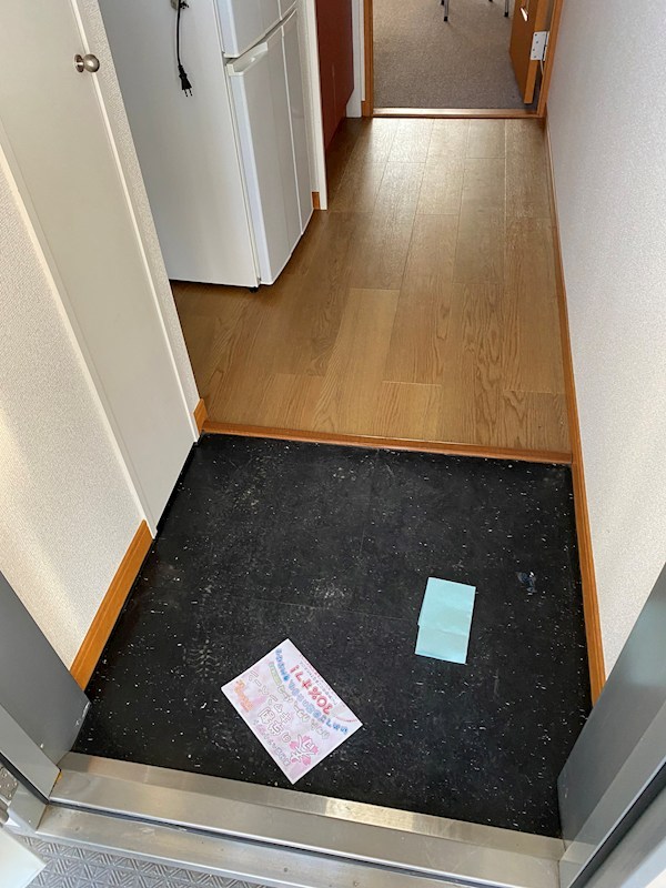 レオパレスフリーダム　南金目 玄関