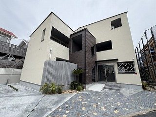 SOUTHERN VILLAGE I 201号室 外観