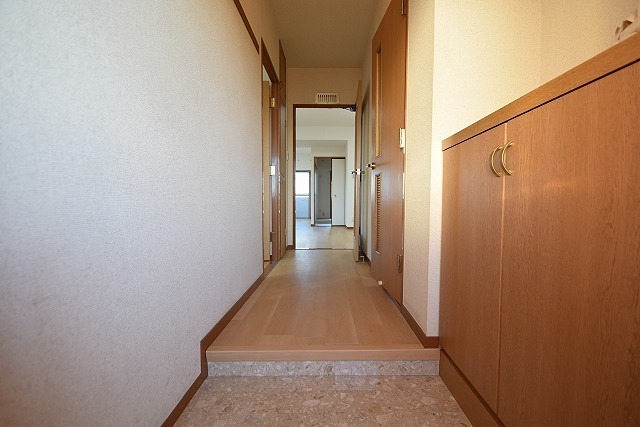 サンプラザ湘南 玄関