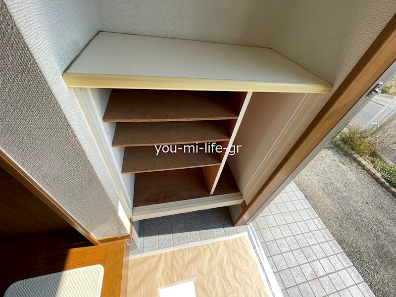 テラス日向岡 玄関