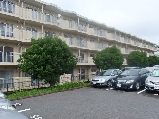 湘南カワマヒルズ 駐車場