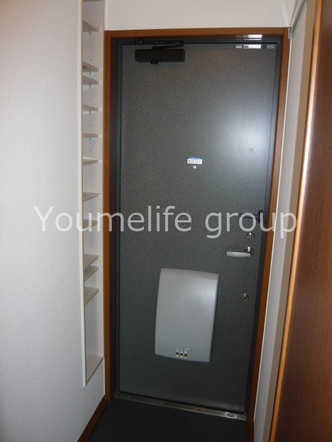 トレランツ 玄関