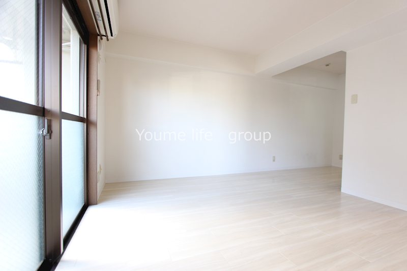 デネブ・スワン リビング