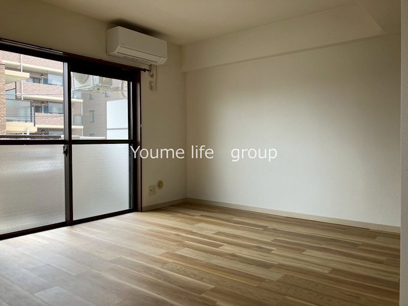 デネブ・スワン リビング