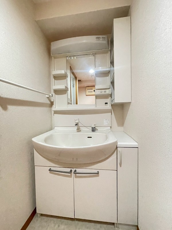 MODERNO その他3