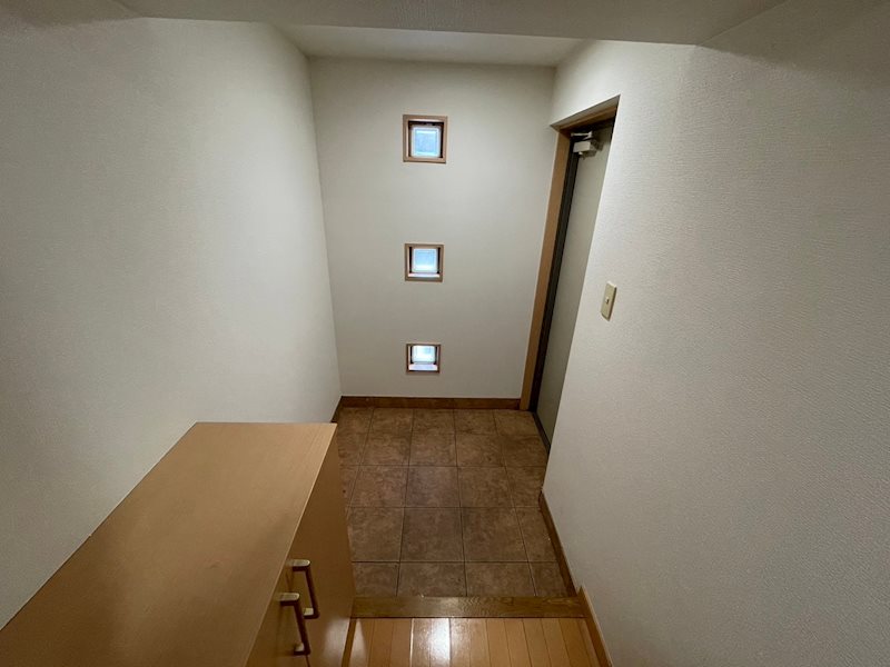 ラトゥール　レジュモー  玄関