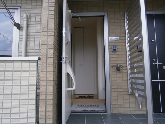 ロイヤルタウンＫＧ　Ｃ棟 玄関