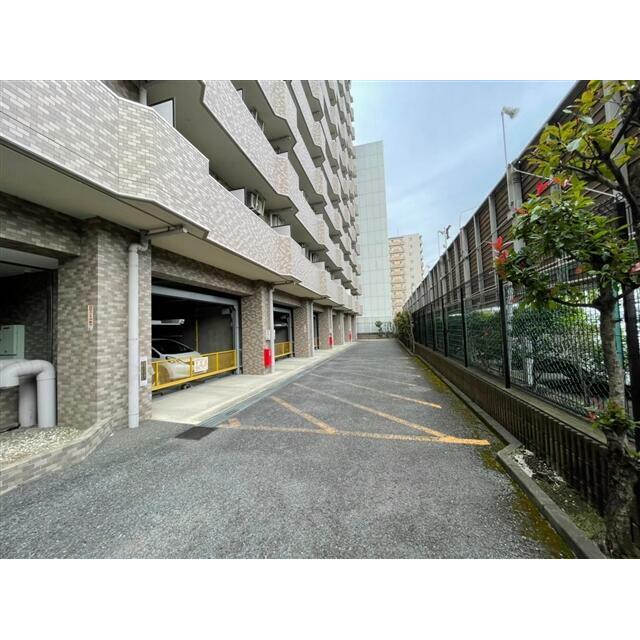 ライオンズプラザ海老名 駐車場