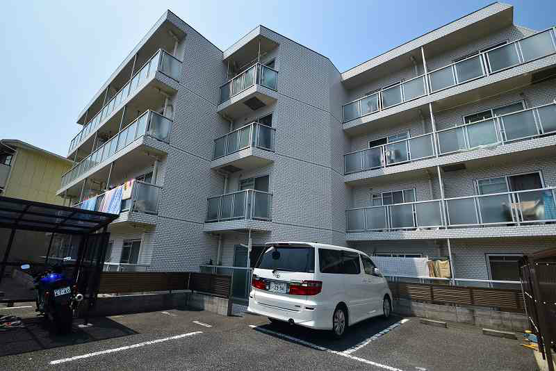 コリーヌマンション 301号室 外観