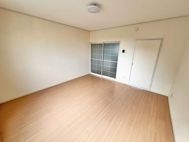 ウィスカーハイツ ベッドルーム