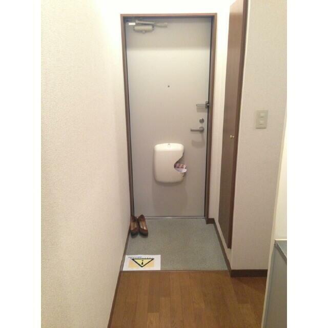 アンプルール　湘南ヒルズ 玄関