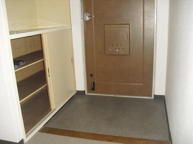 ライオンズマンション厚木 玄関