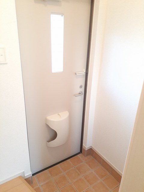 ティアラ 玄関