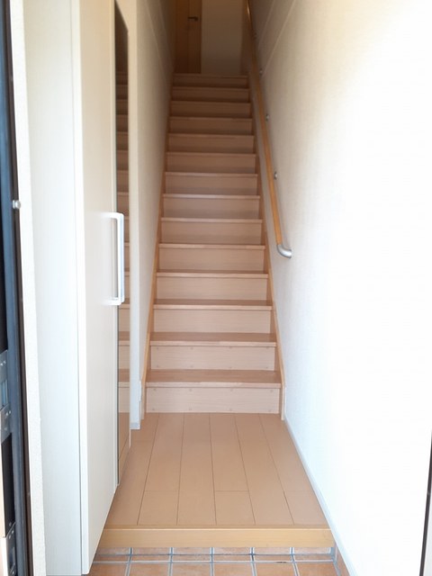 プレシャスＴ－Ⅰ 玄関