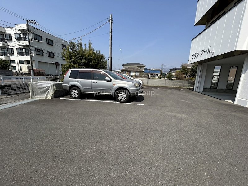 ブランアール 駐車場