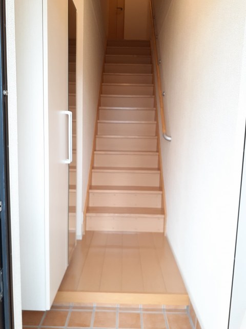 プレシャスＴ－Ⅰ 玄関