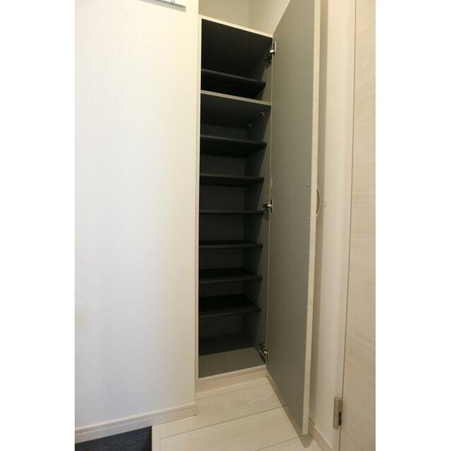 ＲＥＧＡＬＥＳＴ　ラルーチェ本厚木 玄関