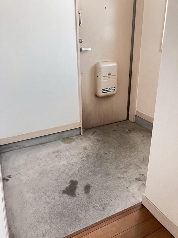 第四煤ケ谷ハイツ 玄関