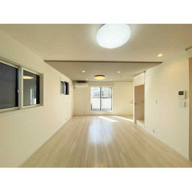 茅ヶ崎市浜竹３丁目戸建 リビング