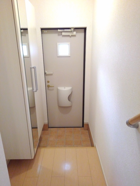 ゴールデン　ローズＡ 玄関