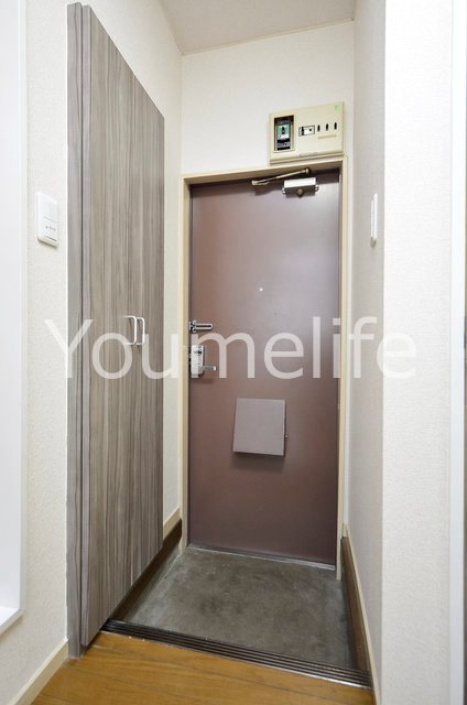 ロイヤルエモンド藤沢 玄関