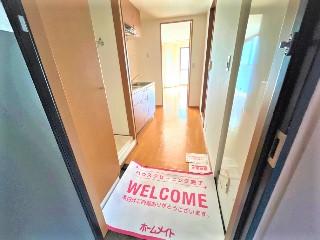 ポスト・マローネ 玄関