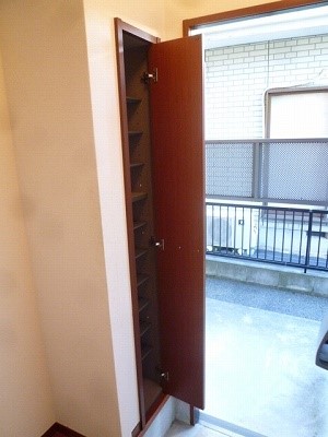 アルス伸晃 玄関