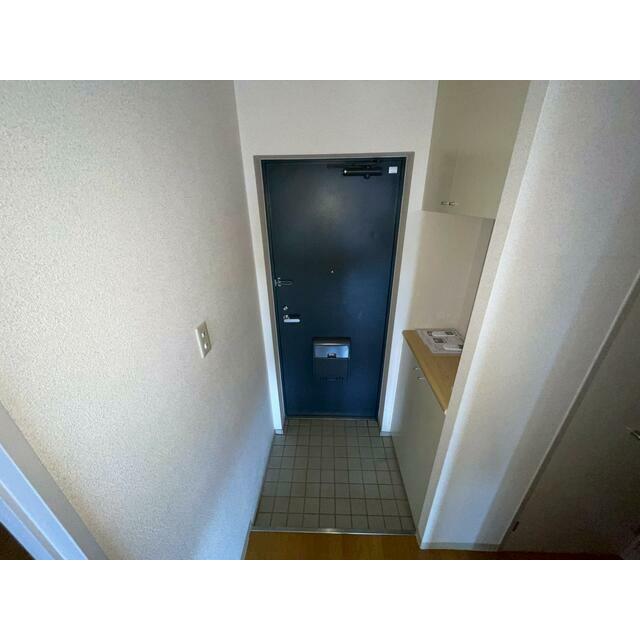 プラジャ鵠沼 玄関