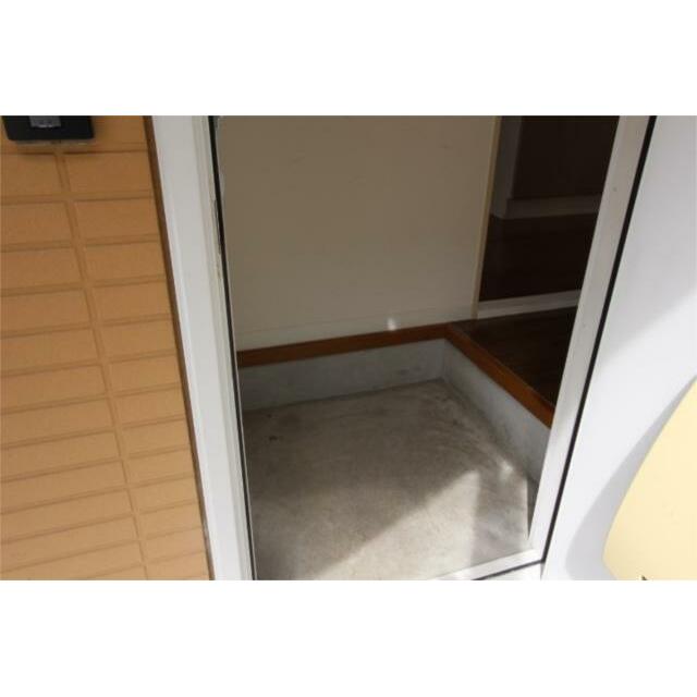 ヴィラ・エクレールＢ 玄関