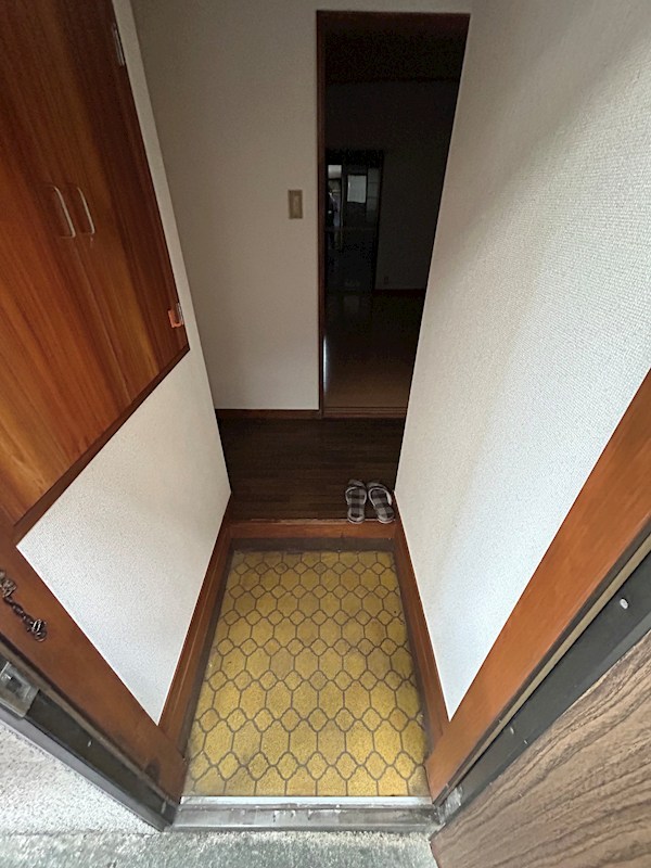 恵峰ハイツ 玄関