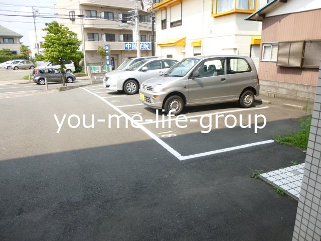 ステアーズアパートメント 駐車場
