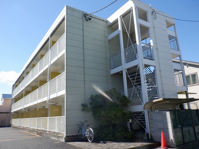 レオパレスＮ．Ｏ．Ｃ． 305号室 外観