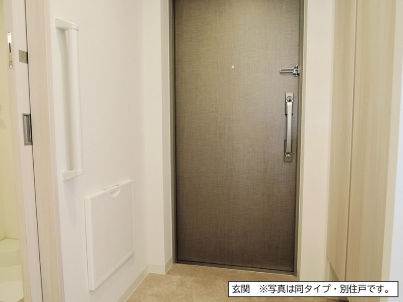 フロール厚木緑ヶ丘 玄関
