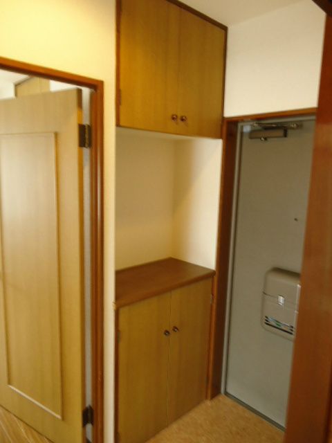 クレスト湘南  玄関