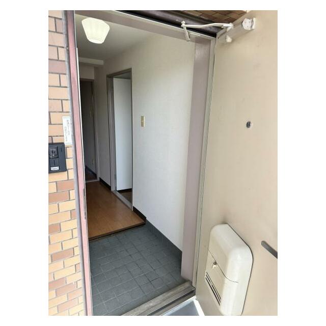 シャトー中曽根 玄関