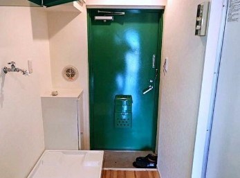 フジコーポかしわ台 玄関
