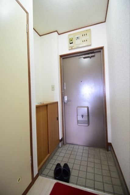ロワール市川 玄関